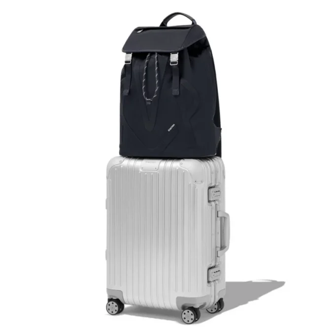 Signature Flap aus ECONYL®-Nylon Rucksack Signature Flap aus ECONYL®-Nylon Rucksack