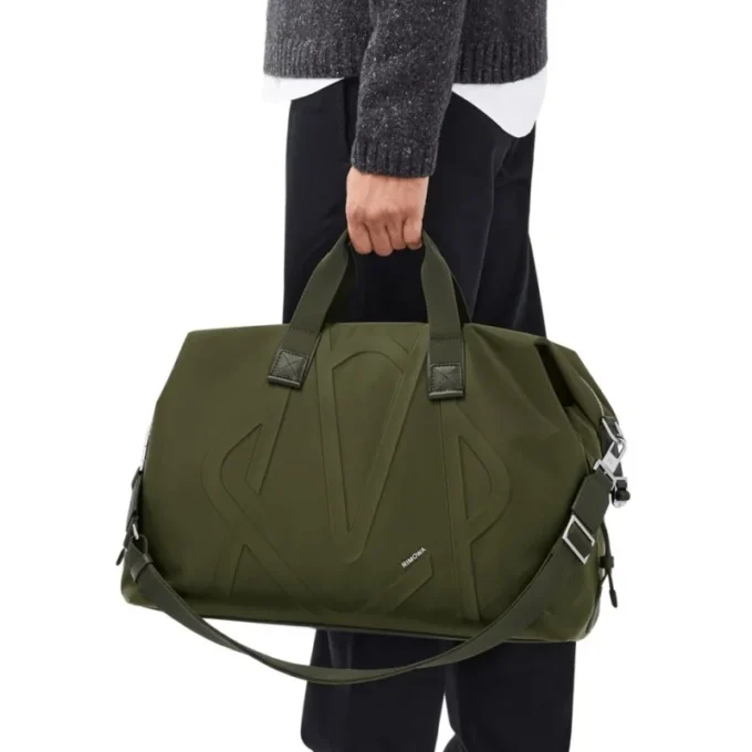 Signature in ECONYL® Nylon-Reisetaschen