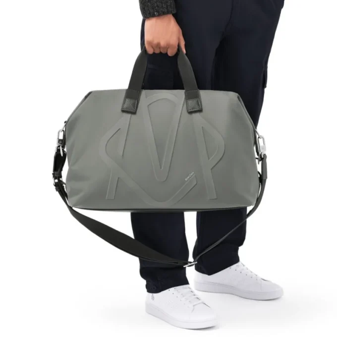 Signature in ECONYL® Nylon-Reisetaschen